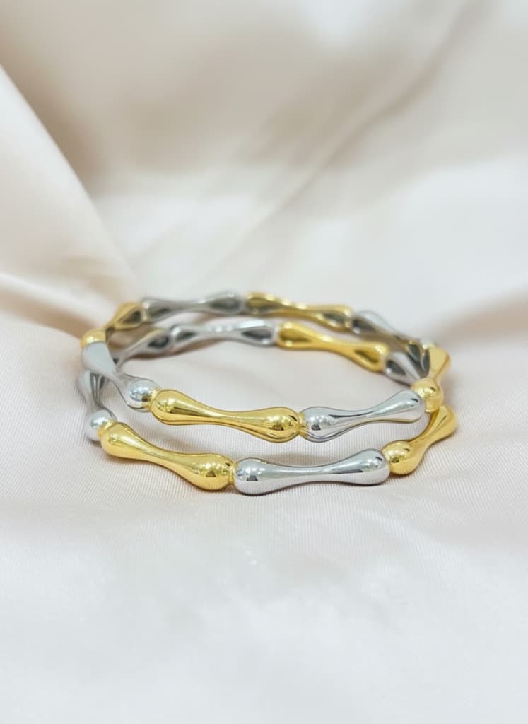  Interlocking Bracelet