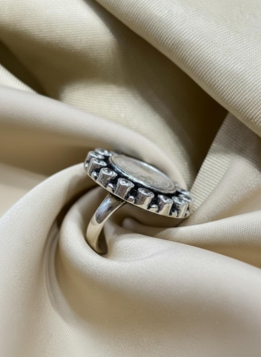 Antique Style Statement Coin Ring - Image 3
