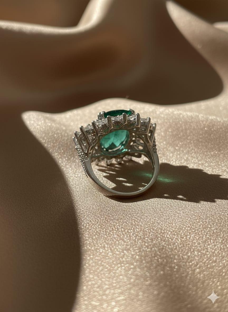Green Stone Sunburst Cocktail Ring - Image 2
