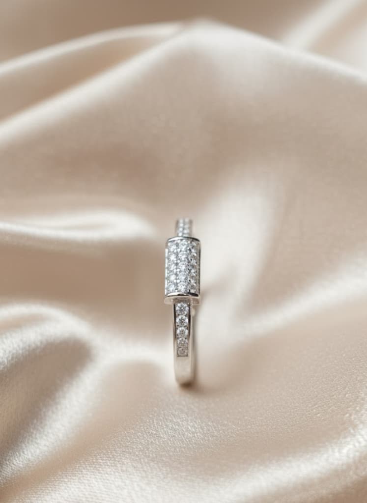 Premium Cubic Zirconia Cluster Solitaire Ring - Image 2