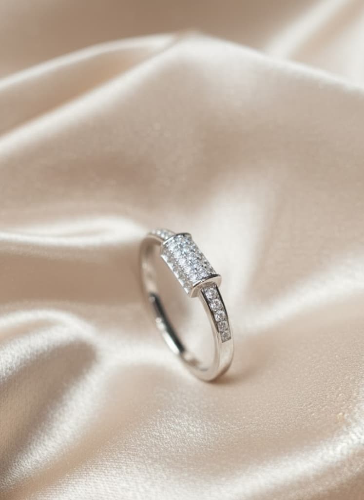 Premium Cubic Zirconia Cluster Solitaire Ring