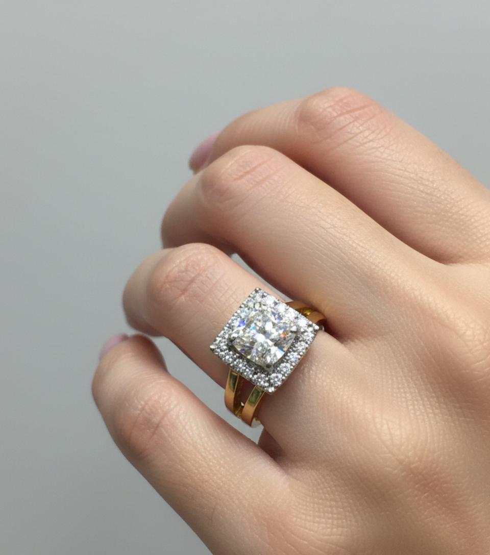 Square Luxury Halo Ring - Image 3