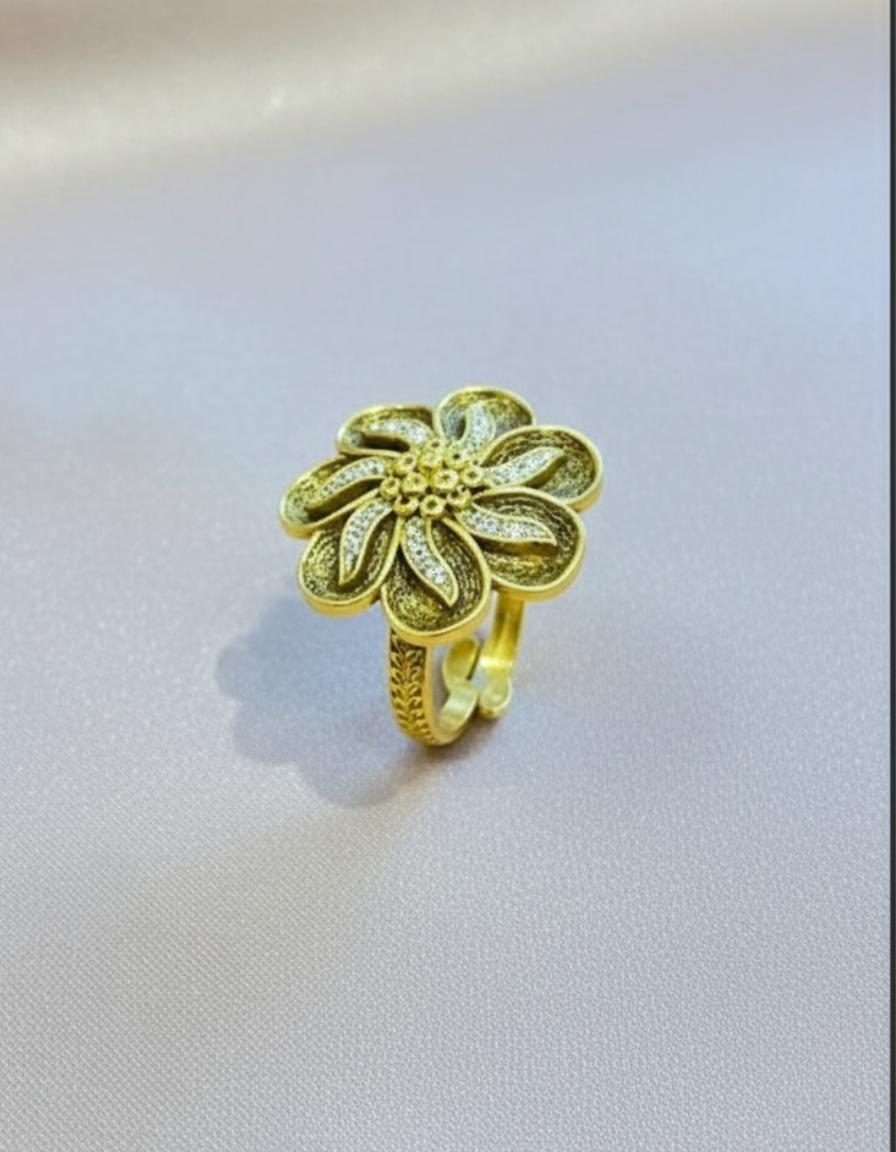 Vintage Flower Cocktail Ring - Image 2