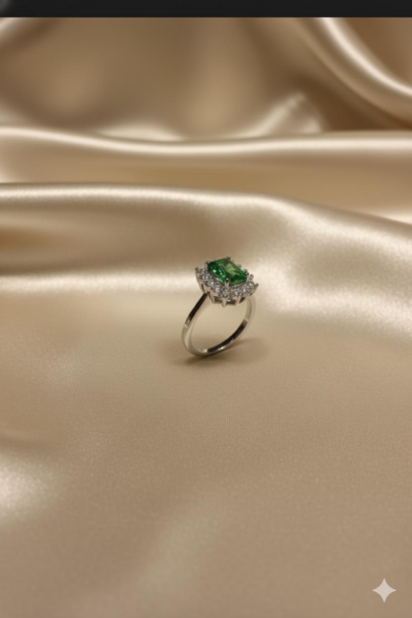 Vintage Style Green Cluster Ring - Image 2